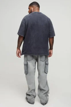 Hot boohooMAN Plus Applique Gusset Cargo Flared Jeans grey