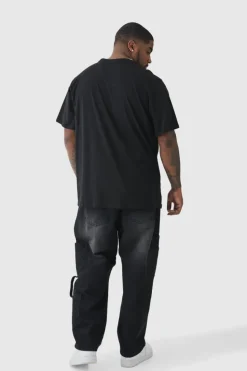 Fashion boohooMAN Plus Attack On Titan Anime Printed Licensed T-shirt In black