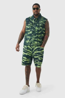 Cheap boohooMAN Plus Bleach Wash Relaxed Denim Short green