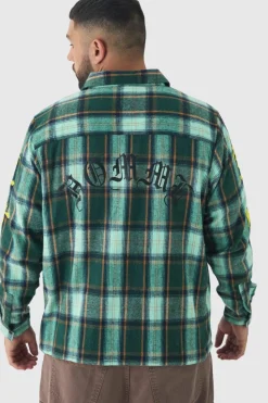 Store boohooMAN Plus Cross Applique Regular Fit Checked Shirt in Green violet