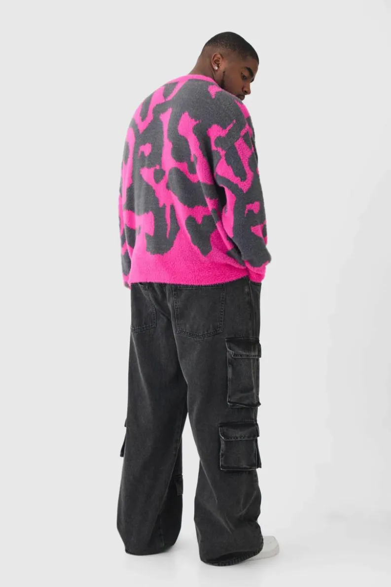 Store boohooMAN Plus Fluffy Knit Abstract Sweatshirt pink