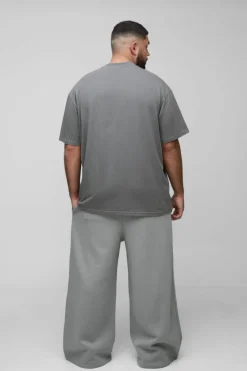 Store boohooMAN Plus 330GSM Basic Straight Fit Jogger dark grey