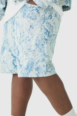Store boohooMAN Plus Relaxed Fit Fabric Interest Denim Shorts light blue