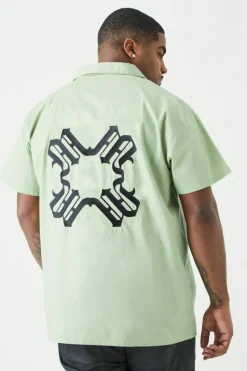 Best boohooMAN Plus Short Sleeve Drop Revere Back Embroidered Shirt sage