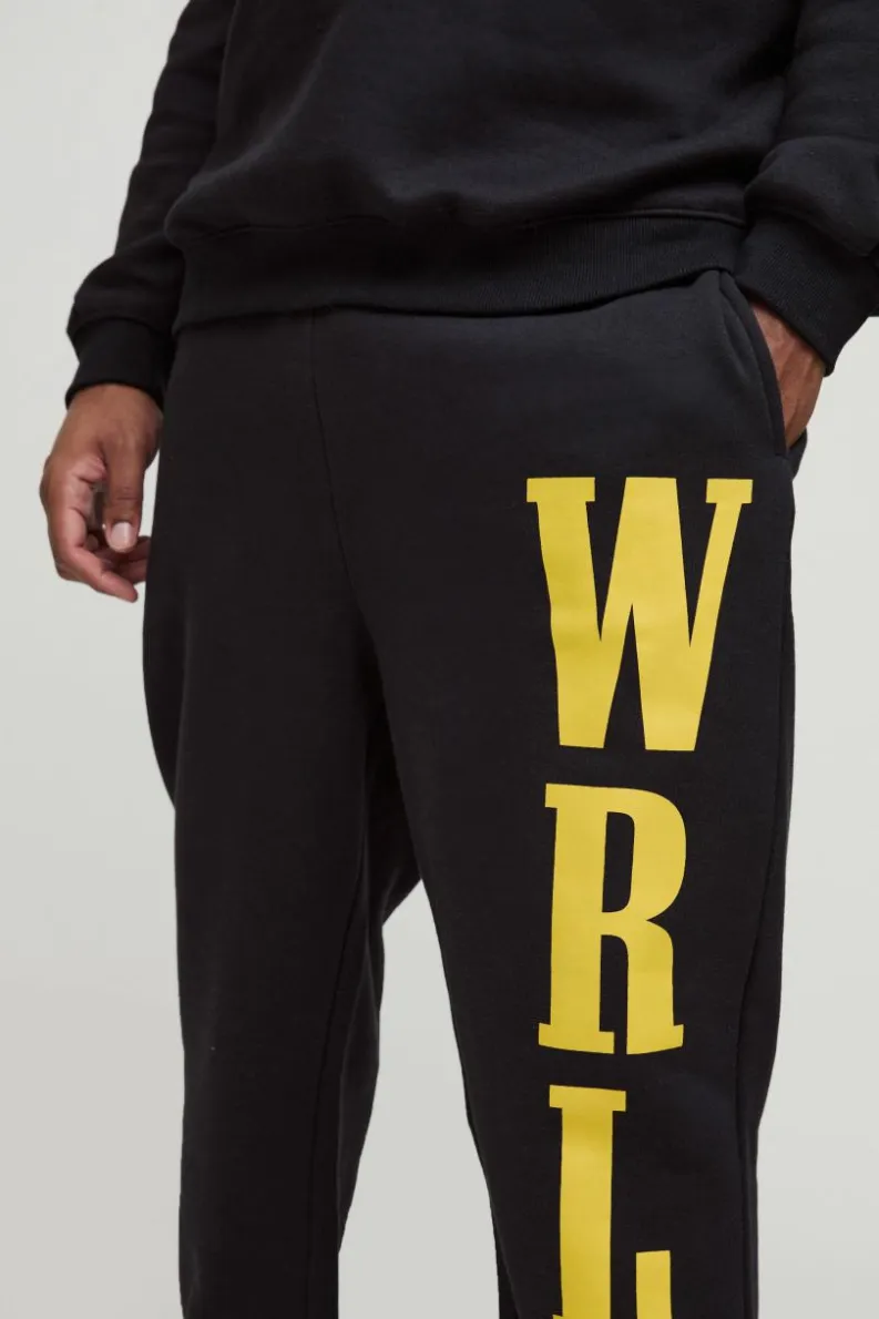 Outlet boohooMAN Plus Slim Stacked Wrld Print Gusset Jogger black