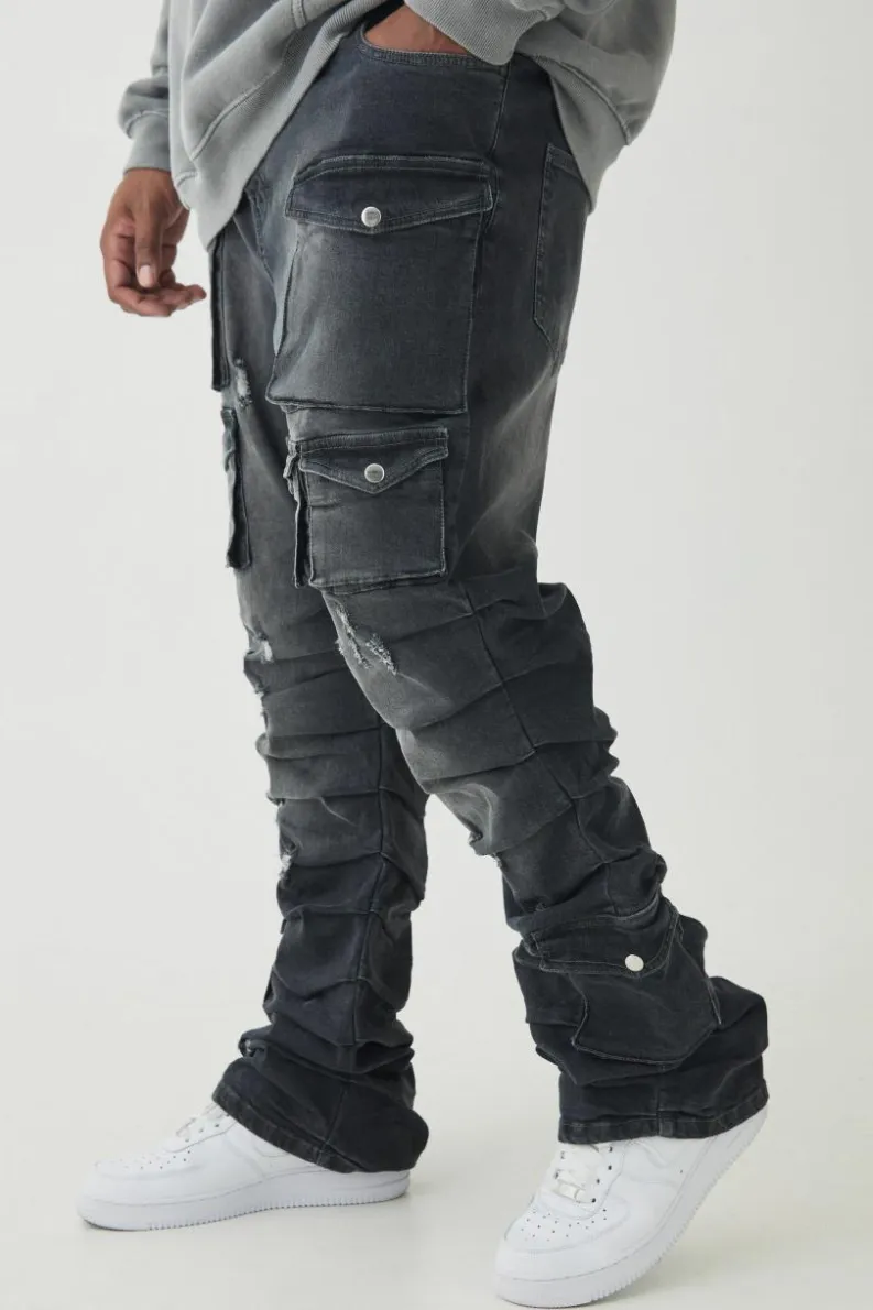 Online boohooMAN Plus Stacked Multi Cargo Pocket Flared Jeans grey