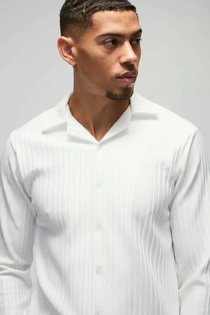 Outlet boohooMAN Regular Fit Revere Pleated Long Sleeve Shirt white
