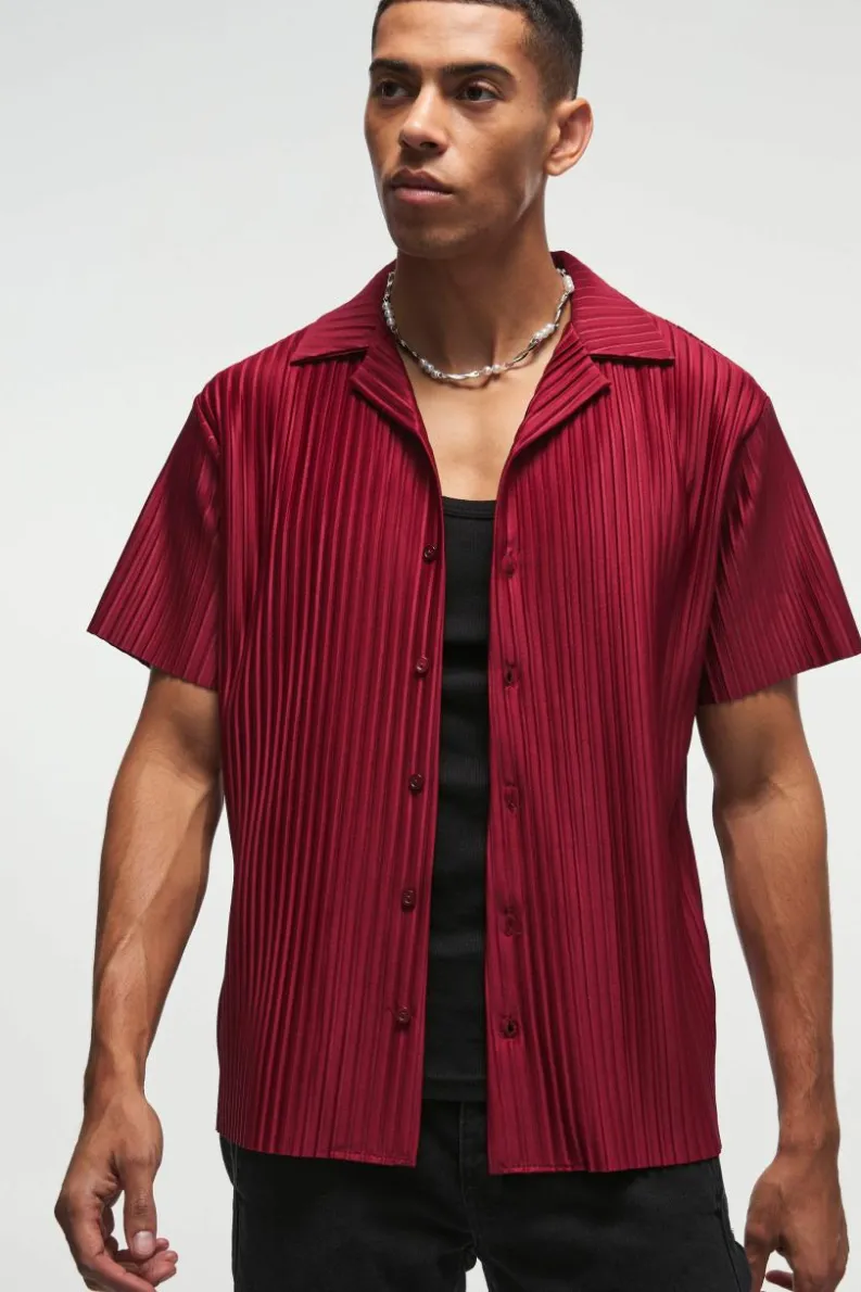 Store boohooMAN Regular Fit Revere Pleated Shirt burgundy