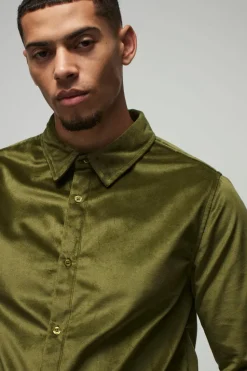 Online boohooMAN Regular Long Sleeve Velour Shirt khaki