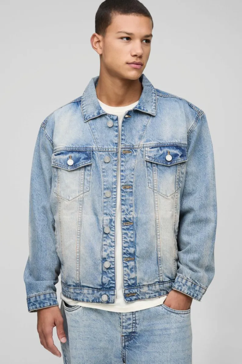 Online boohooMAN Regular Stonewash Denim Jacket light blue