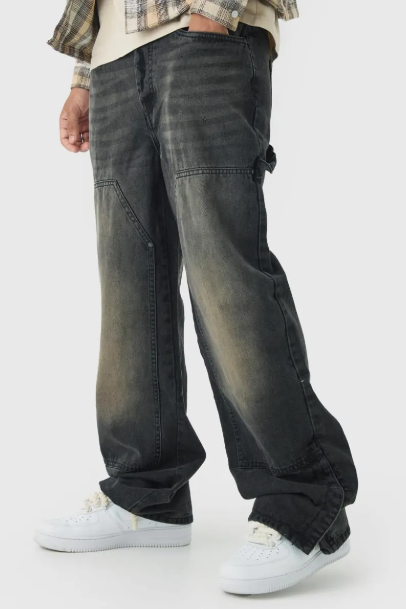 Store boohooMAN Relaxed Fit Carpenter Jeans With Split Hem brown
