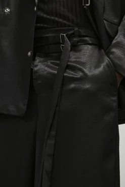 Store boohooMAN Relaxed Fit Liquid Metallic Belted Tailored Trousers black