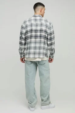 Hot boohooMAN Relaxed Fit Rigid Seam Detail Jeans light blue