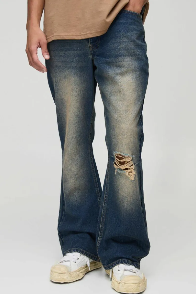 Hot boohooMAN Relaxed Flared Washed Ripped Knee Jeans vintage blue