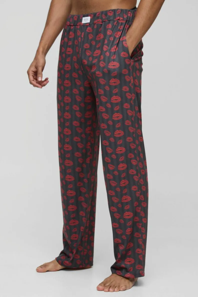 Hot boohooMAN Relaxed Lips Lounge Joggers black