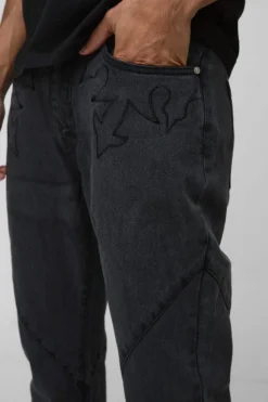 Outlet boohooMAN Relaxed Rigid Flare Western Embroidery Denim Jeans grey