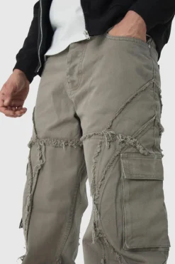 Store boohooMAN Relaxed Twill Distressed Panelled Cargo Trousers taupe