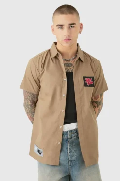 Sale boohooMAN Short Sleeve Concealed Placket Moto Poplin Shirt taupe