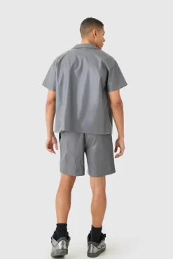 Best boohooMAN Short Sleeve Drop Revere Boxy Pu Embossed Shirt charcoal