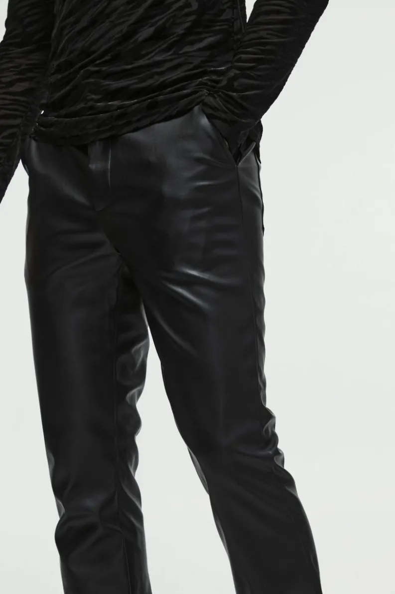 Store boohooMAN Slim Flared Pu Trousers black