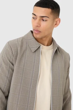 Store boohooMAN Stretch Textured Check Smart Bomber Jacket brown