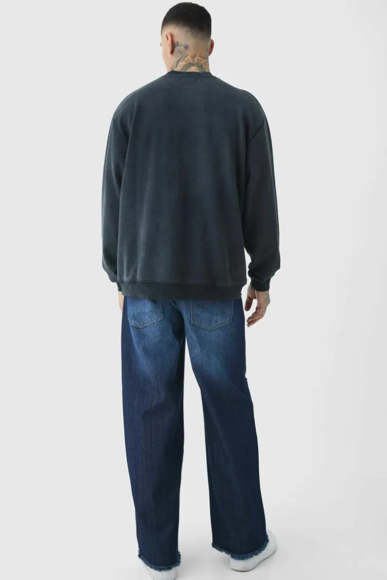Store boohooMAN Tall Oversized Extended Neck Acid Wash Sweatshirt black