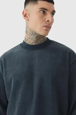 Store boohooMAN Tall Oversized Extended Neck Acid Wash Sweatshirt black