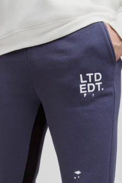 Fashion boohooMAN Tall Regular Fit Ltd Edt Paint Splatter Gusset Jogger purple