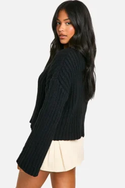 Store boohoo Tall Ribbed V Neck Cropped Knitted Jumper black