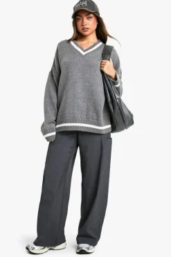 New boohoo V neck contrast trim jumper grey